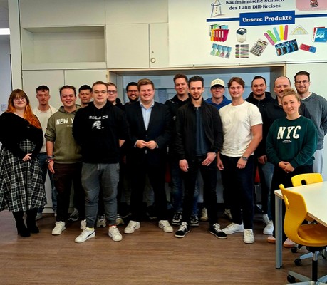 Politik hautnah: Bundestagsabgeordneter Johannes Volkmann zu Gast an der Fachschule für Wirtschaft